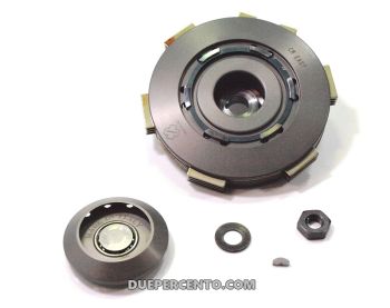 Frizione CRIMAZ CM4, doppia molla, 4 dischi sinterizzati scuri, 3 infradischi in ferro per Vespa 50/ 50 Special/ ET3/ Primavera/ PK50-125/ S/ XL/ XL2/ ETS